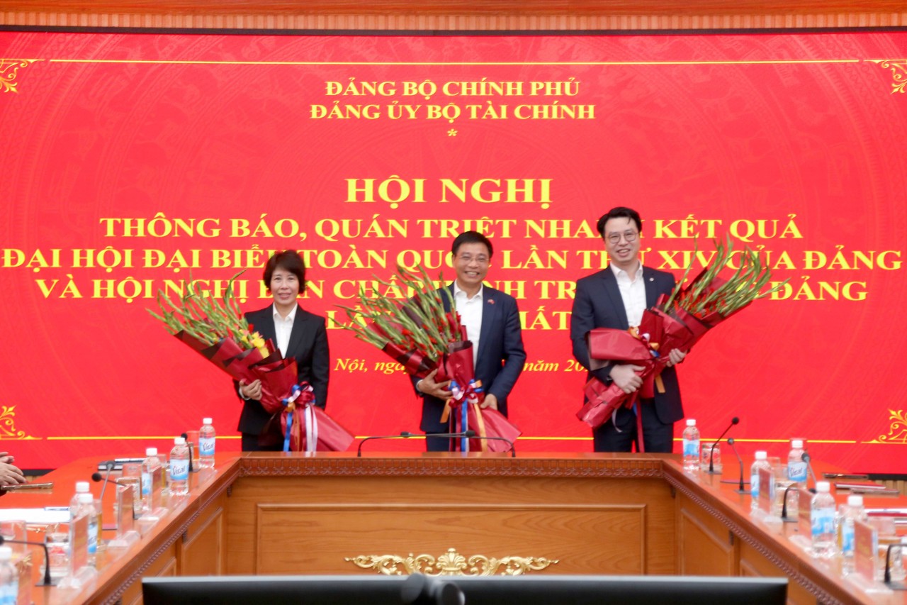 Bí Thứ Đảng ủy Bộ Tài chính Nguyễn Văn Thắng chủ trì hội nghị thông báo nhanh kết quả Đại hội XIV của Đảng