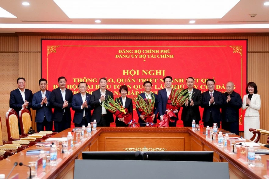 Bí thư Đảng ủy Bộ Tài chính Nguyễn Văn Thắng chủ trì Hội nghị thông báo nhanh kết quả Đại hội XIV của Đảng Bí thư Đảng ủy Bộ Tài chính Nguyễn Văn Thắng chủ trì Hội nghị thông báo nhanh kết quả Đại hội XIV của Đảng
