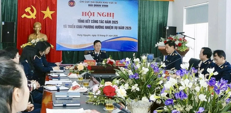 undefined Hải quan Vinh tạo thuận lợi thông quan cho hơn 470 doanh nghiệp ngay đầu năm 2026