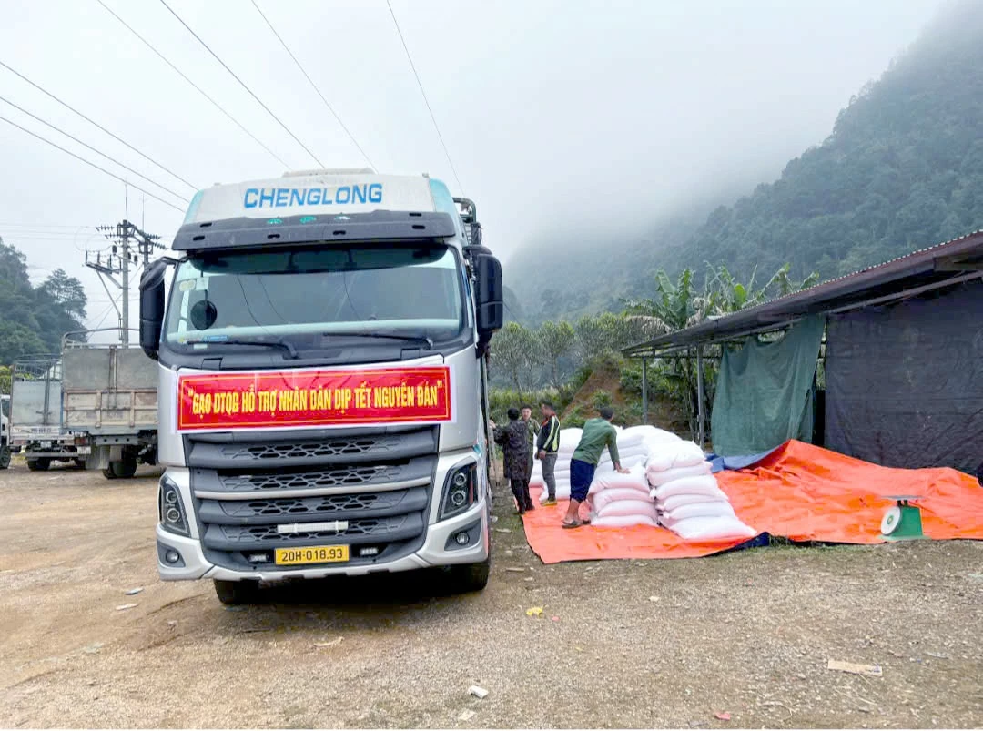Hoàn thành xuất cấp hơn 810 tấn gạo hỗ trợ nhân dân tỉnh Cao Bằng dịp Tết Nguyên đán 2026 Hoàn thành xuất cấp hơn 810 tấn gạo hỗ trợ nhân dân tỉnh Cao Bằng dịp Tết Nguyên đán 2026