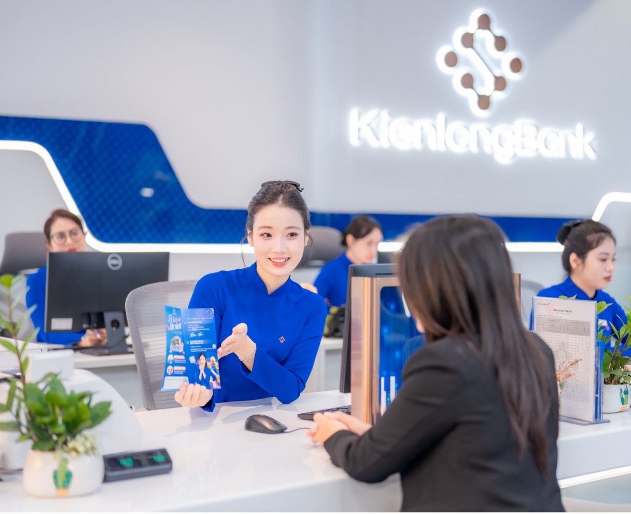 KienlongBank ra mắt Không gian giao dịch Thế hệ mới - Bank lightly, live easy KienlongBank ra mắt Không gian giao dịch Thế hệ mới - Bank lightly, live easy