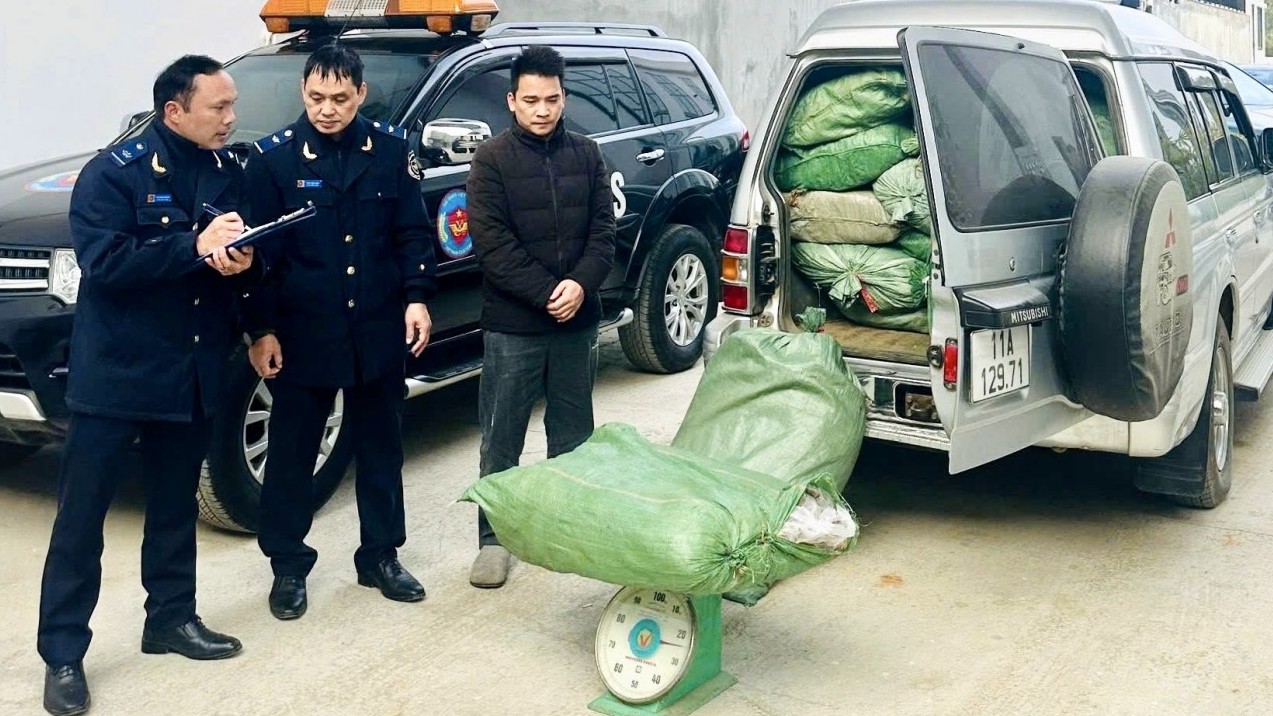 Hải quan bắt giữ vụ buôn lậu gần 800 kg lá thuốc lá tại Cao Bằng