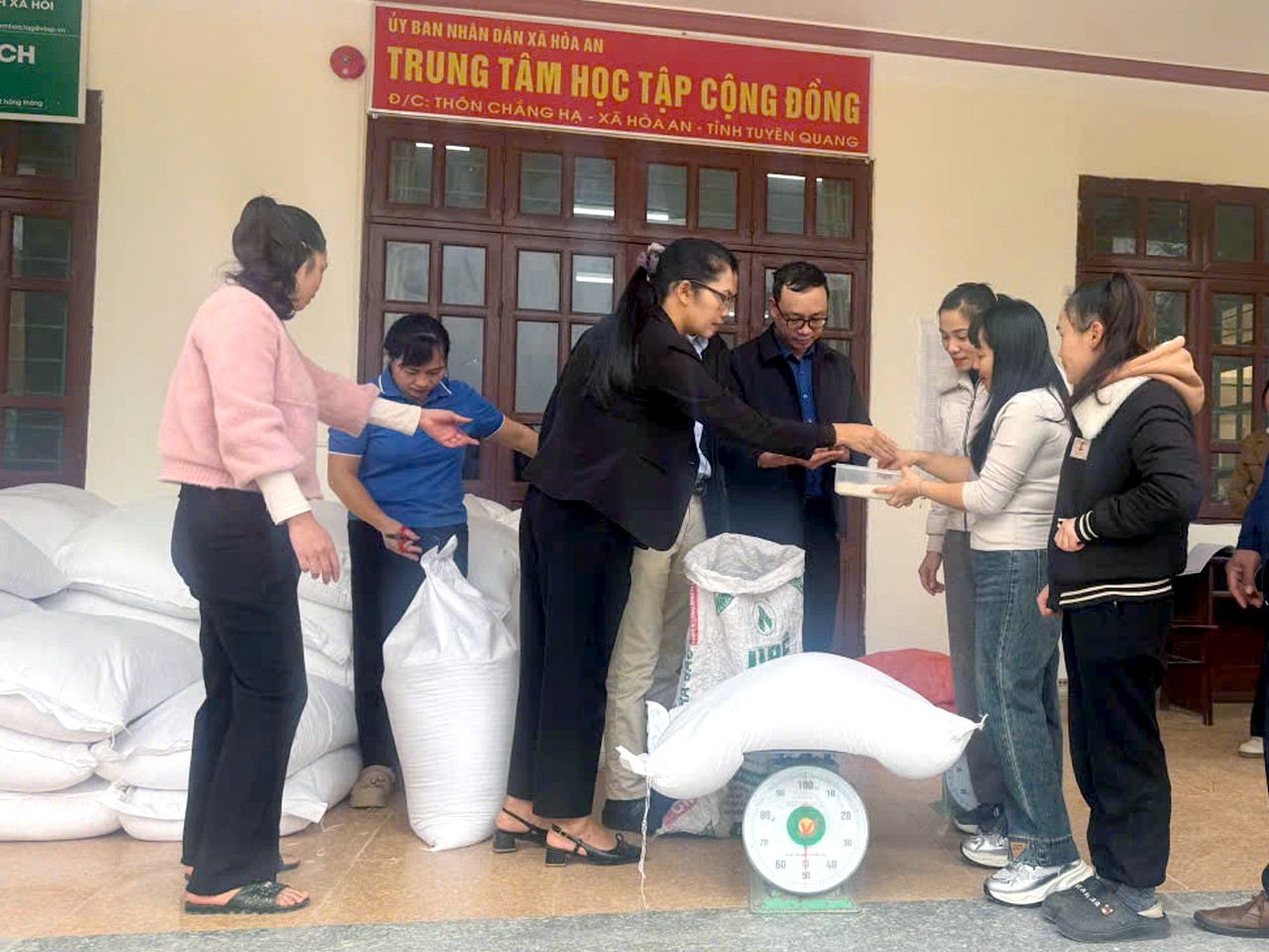 Kịp thời xuất cấp hơn 729 tấn gạo hỗ trợ nhân dân tỉnh Tuyên Quang dịp Tết Bính Ngọ 2026 Kịp thời xuất cấp hơn 729 tấn gạo hỗ trợ nhân dân tỉnh Tuyên Quang dịp Tết Bính Ngọ 2026