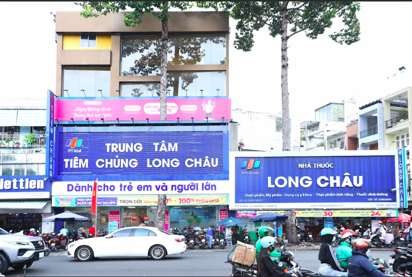 Doanh thu bình quân năm 2025 mỗi cửa hàng nhà thuốc Long Châu đạt 1,2 tỷ đồng/tháng Doanh thu bình quân năm 2025 mỗi cửa hàng nhà thuốc Long Châu đạt 1,2 tỷ đồng/tháng