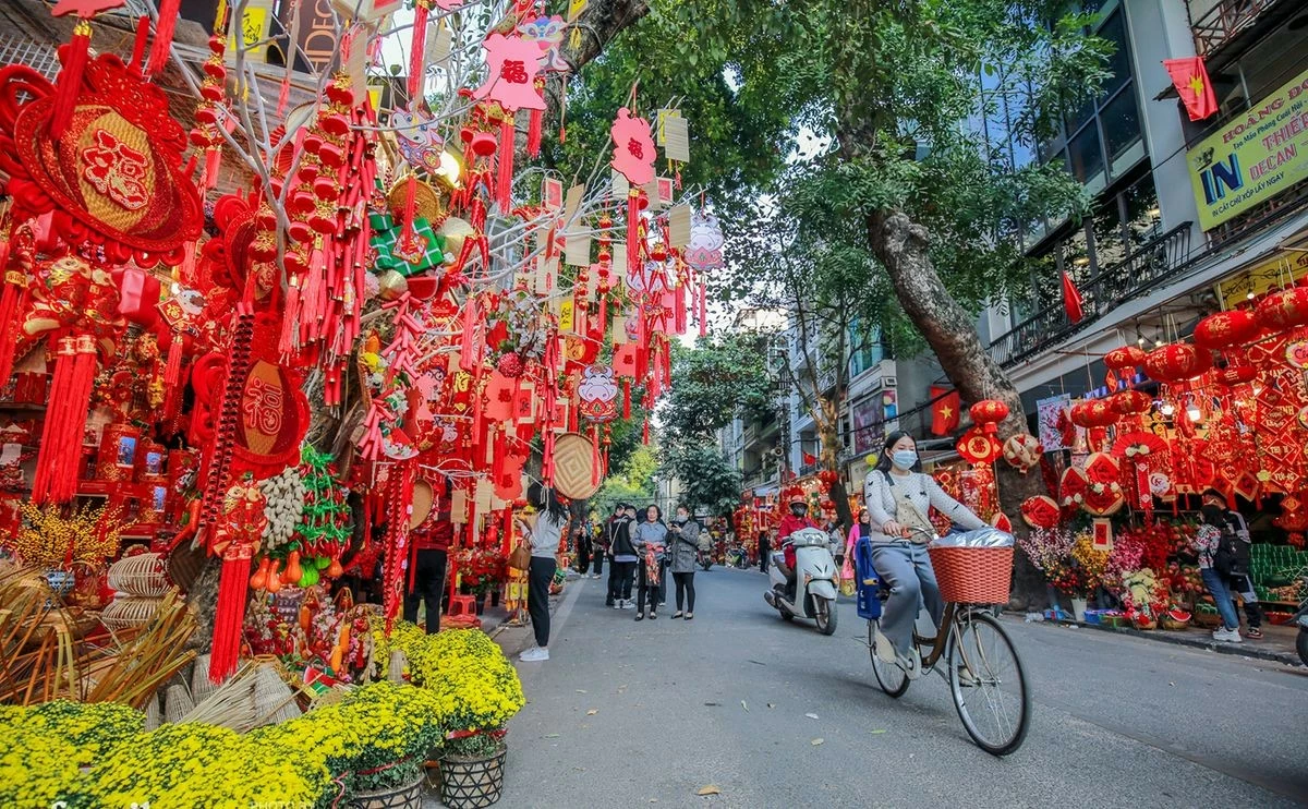 Hà Nội sôi động chuỗi hoạt động du lịch chào Tết Nguyên đán Bính Ngọ 2026