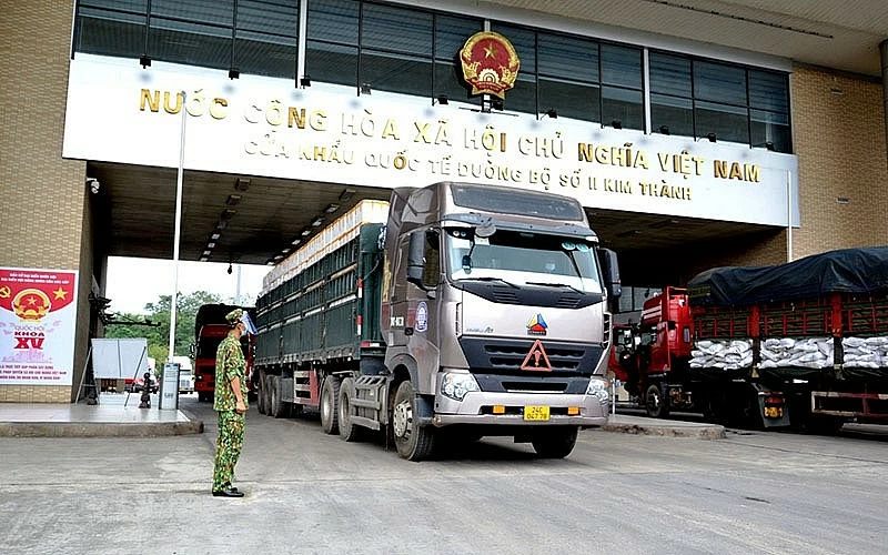 Cận Tết, hơn 1.300 phương tiện ùn ứ tại cửa khẩu, hải quan phát công văn hoả tốc