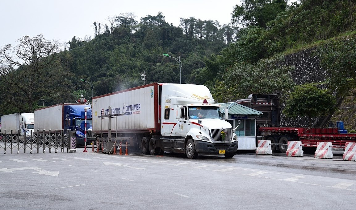 Gỡ vướng cho nông sản ách tắc ở cửa khẩu
