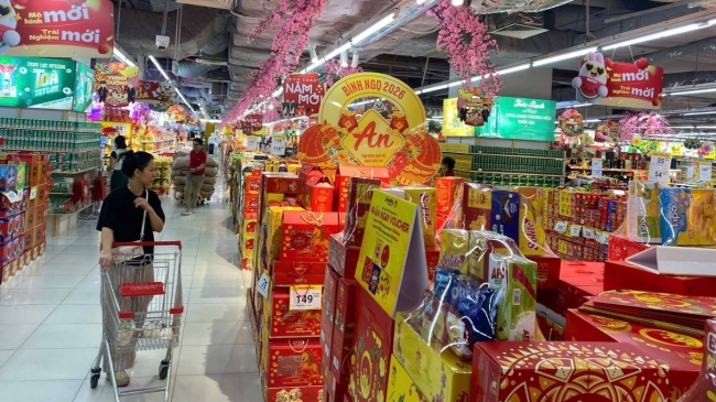 Thủ tướng yêu cầu chuẩn bị đầy đủ hàng thiết yếu phục vụ nhân dân đón Tết