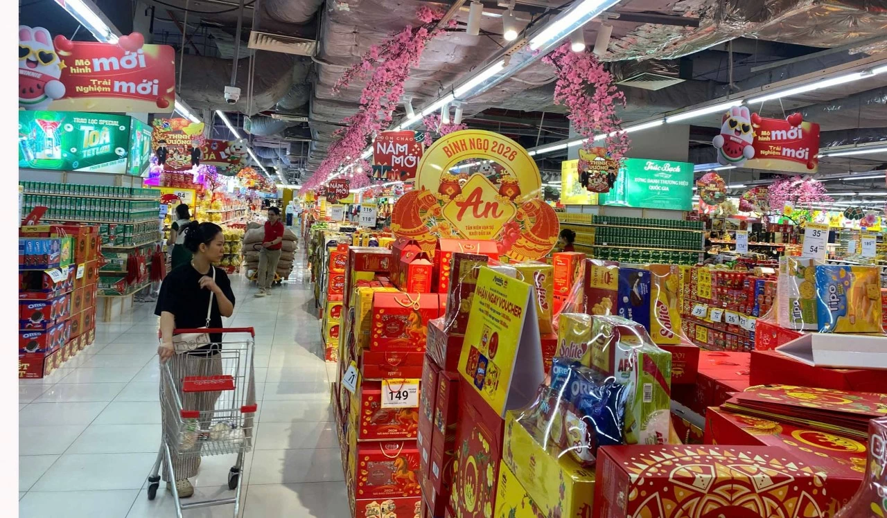 Thủ tướng yêu cầu chuẩn bị đầy đủ hàng thiết yếu phục vụ nhân dân đón Tết
