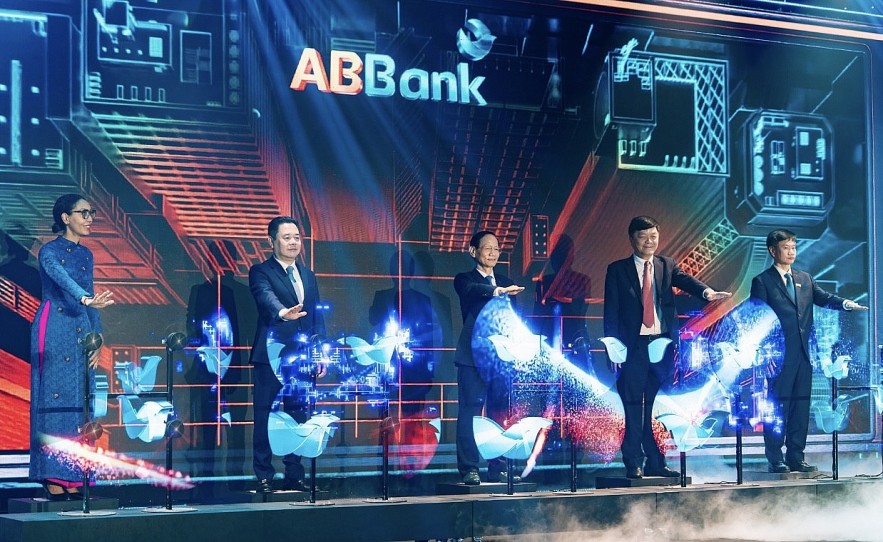 undefined ABBank tái định vị thương hiệu, hướng tới “Ngân hàng kiến tạo hạnh phúc”