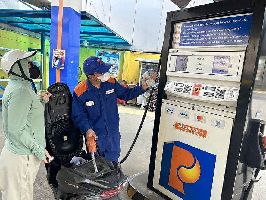 Siết trách nhiệm, bảo đảm nguồn cung xăng dầu trước, trong và sau Tết Bính Ngọ 2026