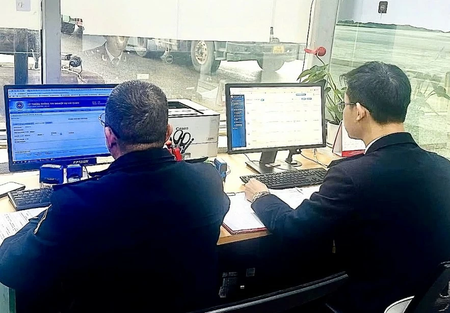 undefined Hải quan công khai thủ tục hành chính được sửa đổi, bãi bỏ theo quyết định mới của Bộ Tài chính