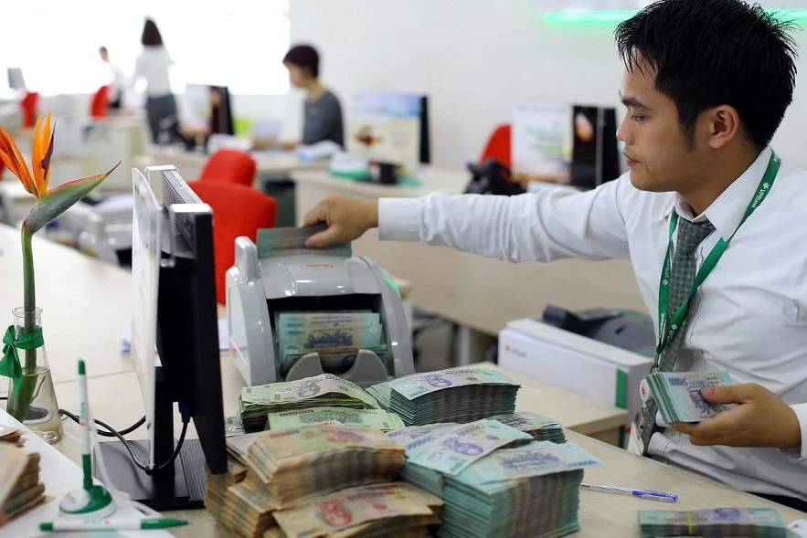 Ngân hàng lãi lớn trên 356 nghìn tỷ đồng, nhưng “máy kéo” lãi thuần chậm nhịp Ngân hàng lãi lớn trên 356 nghìn tỷ đồng, nhưng “máy kéo” lãi thuần chậm nhịp