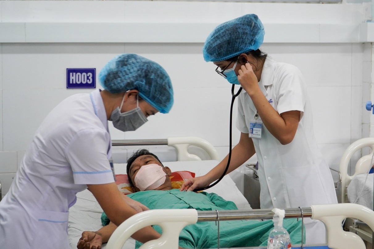 Bao phủ bảo hiểm y tế là điểm sáng nổi bật trong thực hiện Nghị quyết Đại hội XIII của Đảng