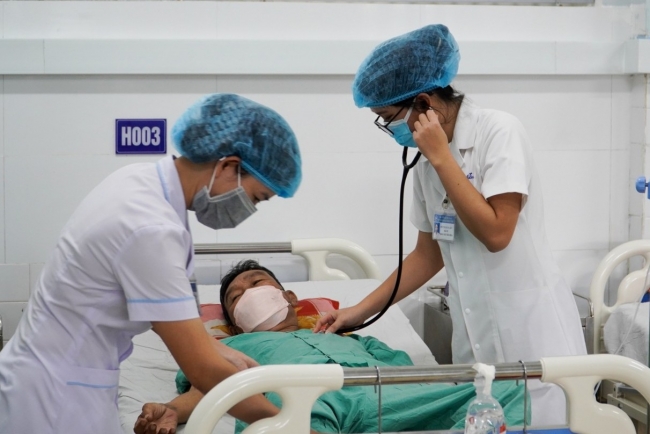 Bao phủ bảo hiểm y tế là điểm sáng nổi bật trong thực hiện Nghị quyết Đại hội XIII của Đảng