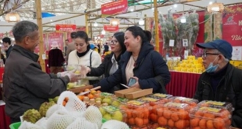 Nhiều đặc sản vùng miền thu hút người mua sắm Tết tại Hội chợ Mùa Xuân năm 2026