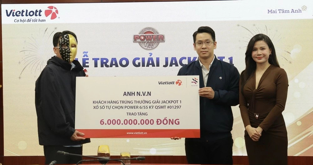 Nam doanh nhân tại TP. Hồ Chí Minh trúng Jackpot 1 xổ số Power 6/55 hơn 257 tỷ đồng Nam doanh nhân tại TP. Hồ Chí Minh trúng Jackpot 1 xổ số Power 6/55 hơn 257 tỷ đồng