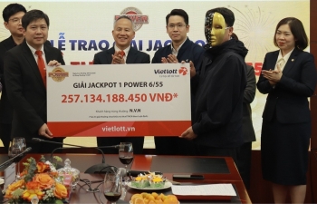 Nam doanh nhân tại TP. Hồ Chí Minh trúng Jackpot 1 xổ số Power 6/55 hơn 257 tỷ đồng