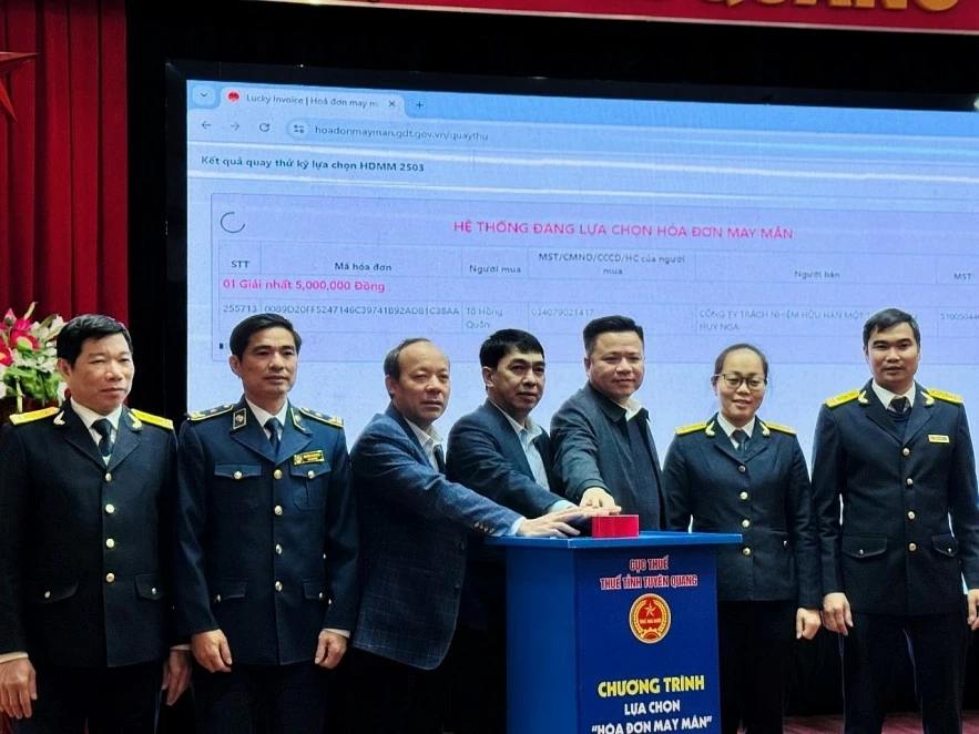 Thuế tỉnh Tuyên Quang tìm được 45 hóa đơn may mắn trúng thưởng quý IV/2025