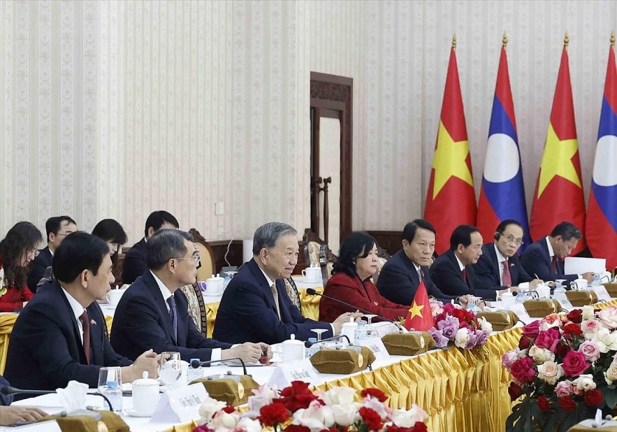 Việt Nam luôn coi trọng và dành ưu tiên hàng đầu cho mối quan hệ đặc biệt với Lào