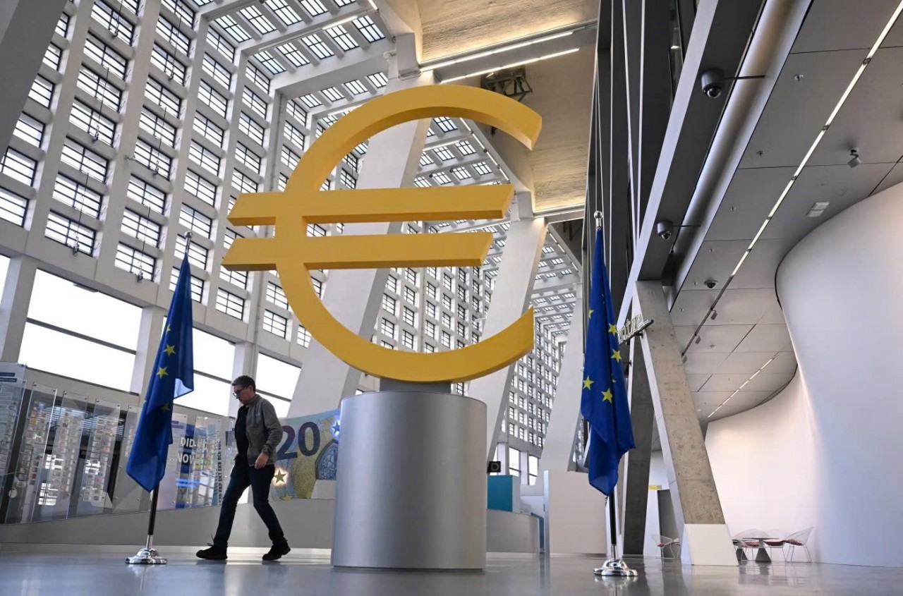 BoE và ECB giữ nguyên lãi suất, để ngỏ chính sách trong tương lai