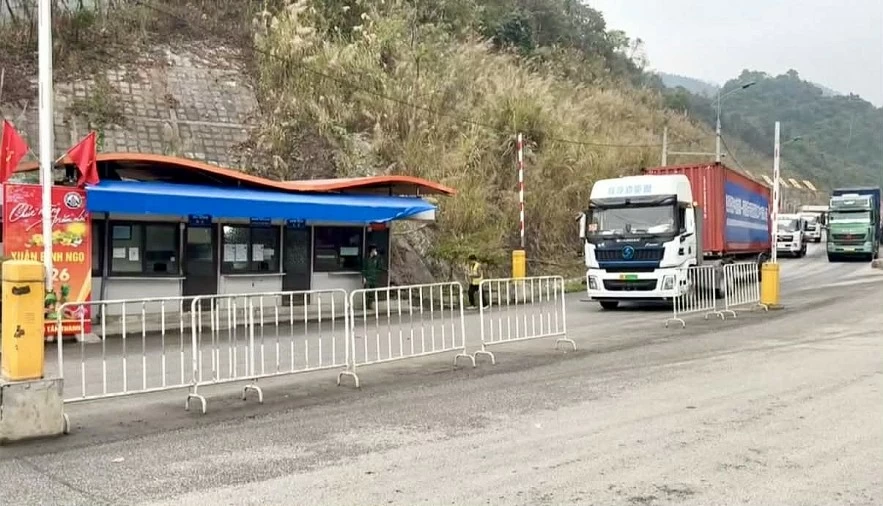 undefined Trung Quốc tạm dừng thông quan hàng hóa tại các cửa khẩu Lạng Sơn từ 15-23/2