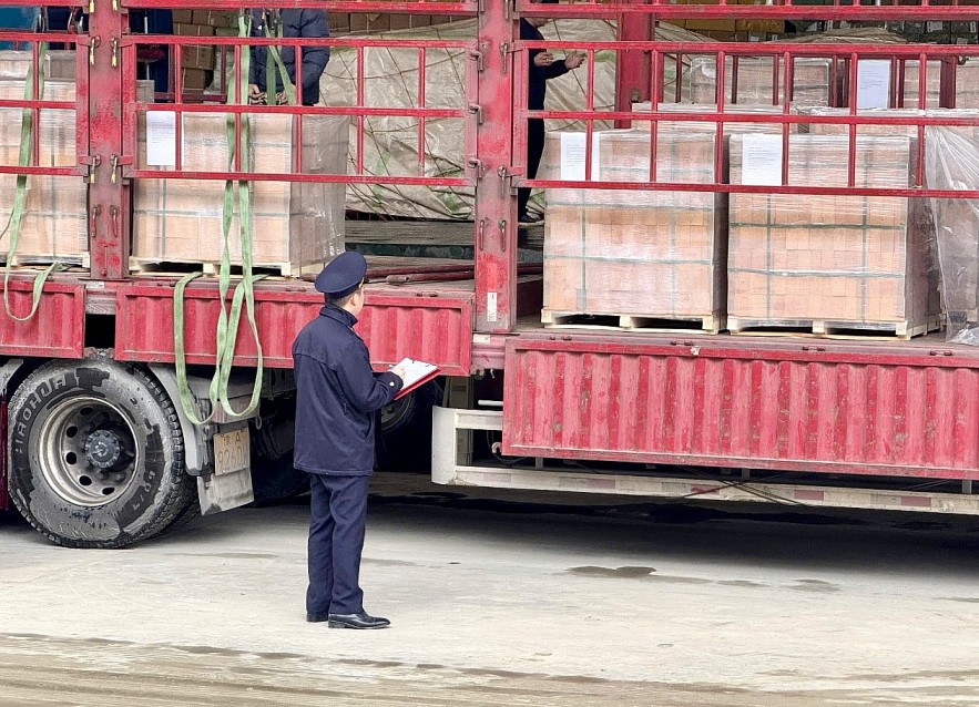 Thông tư 06/2026/TT-BTC: Siết chống hàng giả, xâm phạm sở hữu trí tuệ tại cửa khẩu