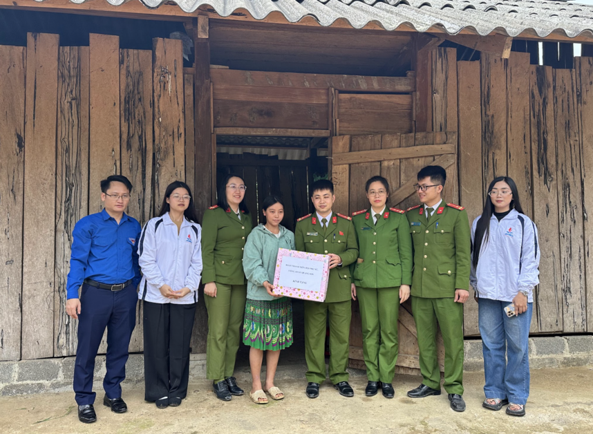 Tuổi trẻ ngành Tài chính mang mùa xuân yêu thương đến vùng khó khăn Thái Nguyên