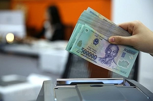 Tiền gửi khách hàng lên 12,8 triệu tỷ đồn, dòng chảy được “kích hoạt” bởi lãi suất Tiền gửi khách hàng lên 12,8 triệu tỷ đồn, dòng chảy được “kích hoạt” bởi lãi suất