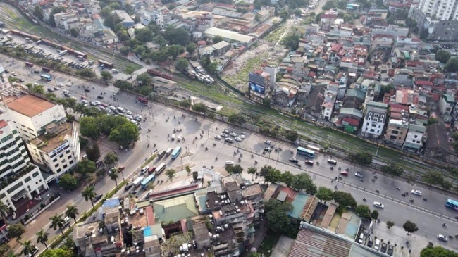 ha noi phan luong giao thong tam thoi tai nut giai phong kim dong