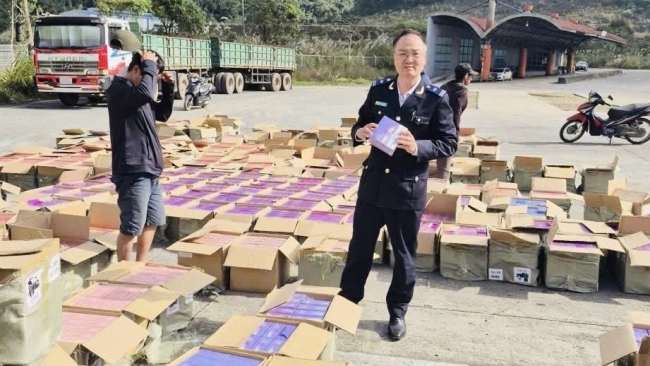 Hải quan khởi tố vụ buôn lậu thuốc lá điện tử hơn 9 tỷ đồng qua cửa khẩu Cha Lo