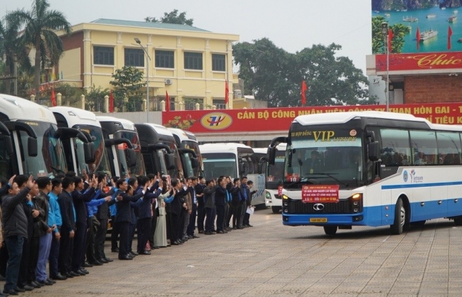 Quảng Ninh: Tổ chức hàng trăm chuyến xe miễn phí đưa công nhân mỏ về quê đón tết