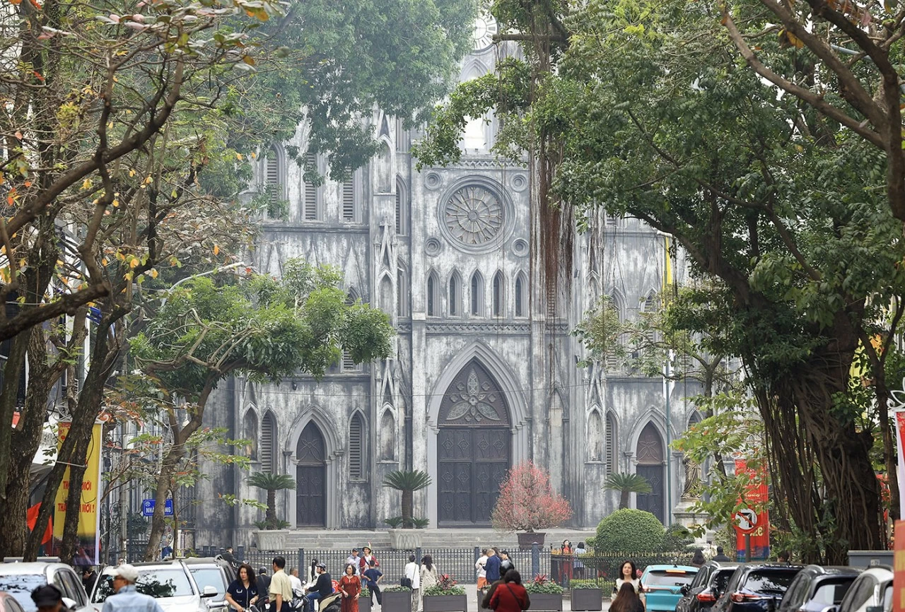Người Hà Nội thảnh thơi sáng mùng 1 Tết