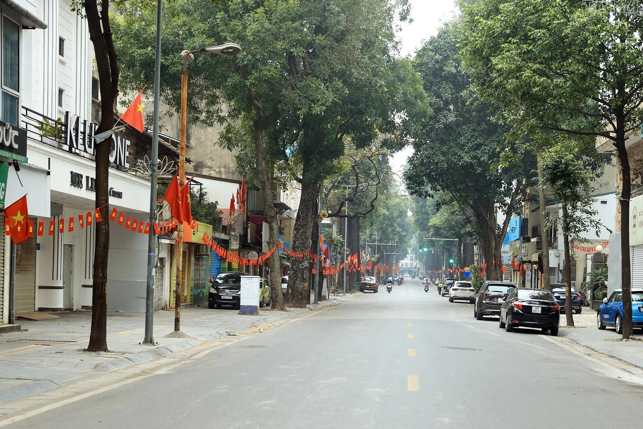 Người Hà Nội thảnh thơi sáng mùng 1 Tết