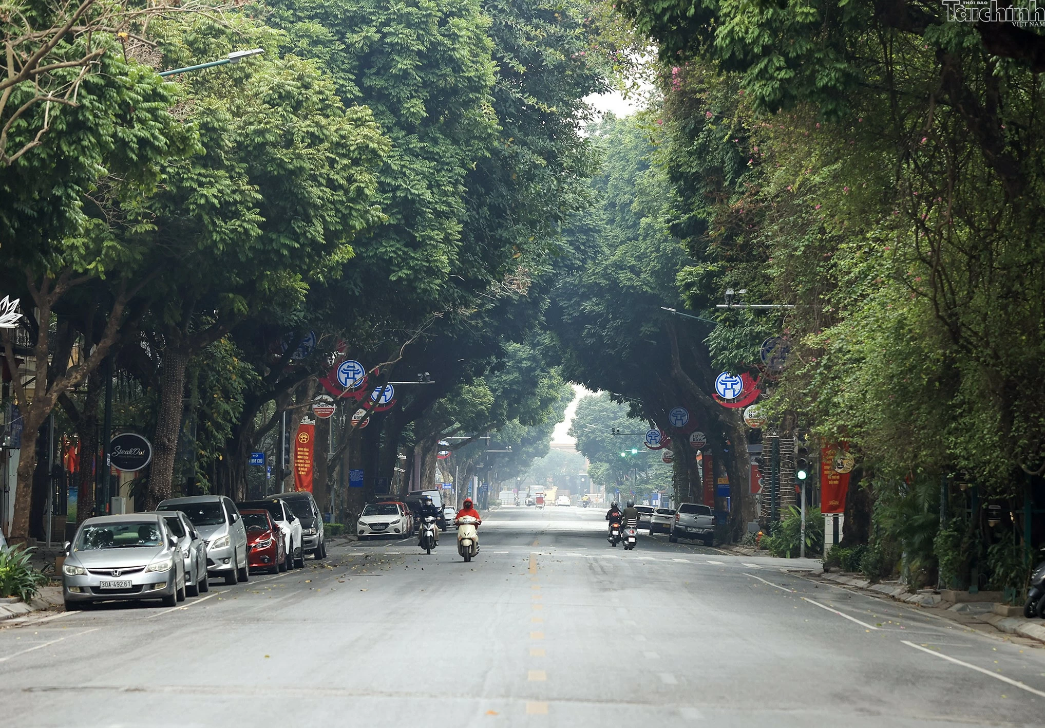 Người Hà Nội thảnh thơi sáng mùng 1 Tết