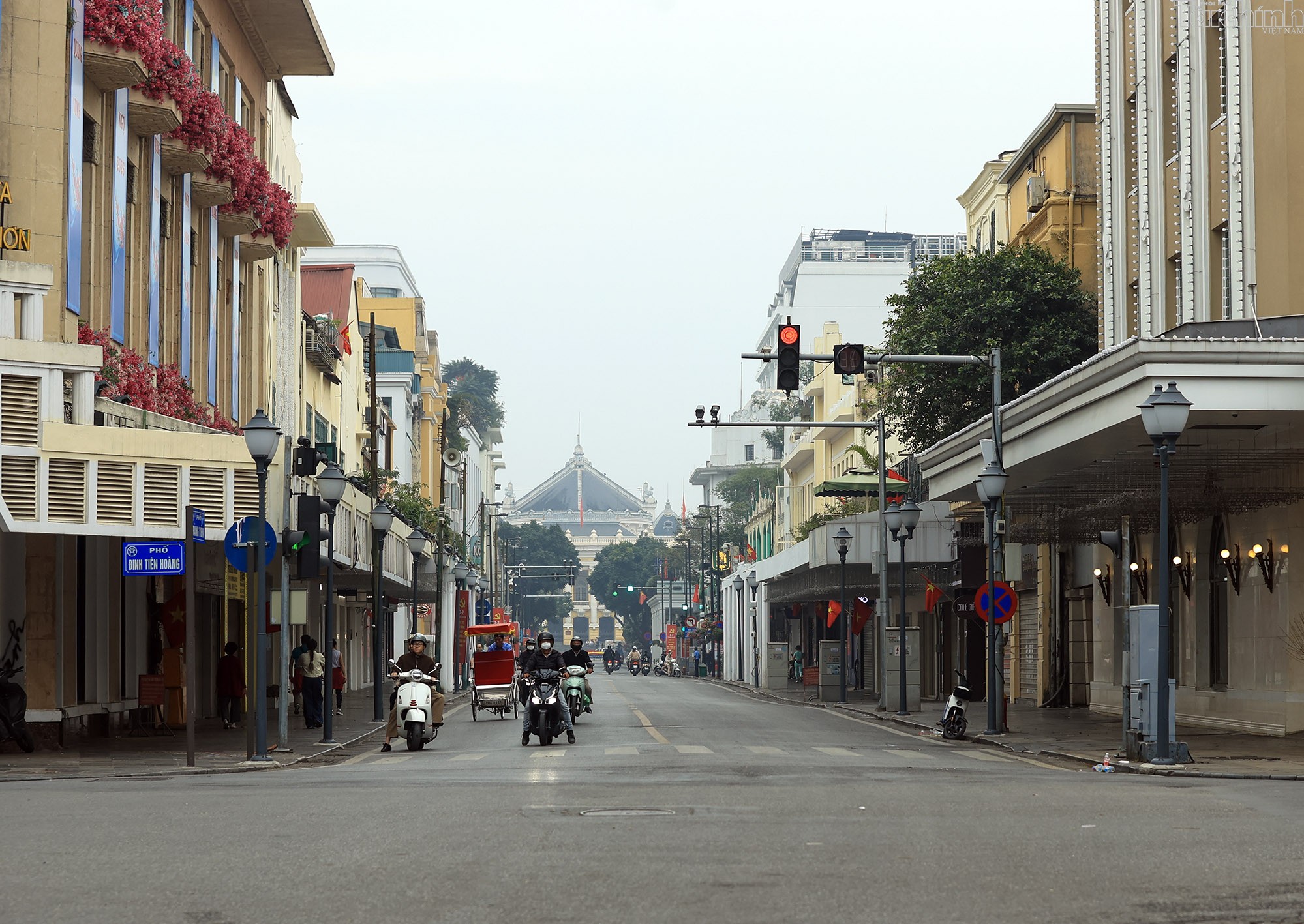 Người Hà Nội thảnh thơi sáng mùng 1 Tết