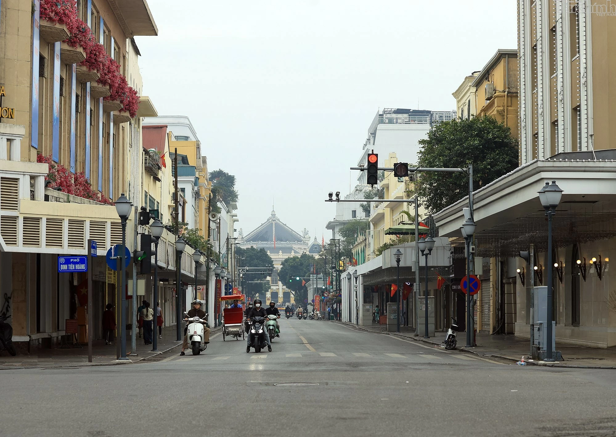 Người Hà Nội thảnh thơi sáng mùng 1 Tết