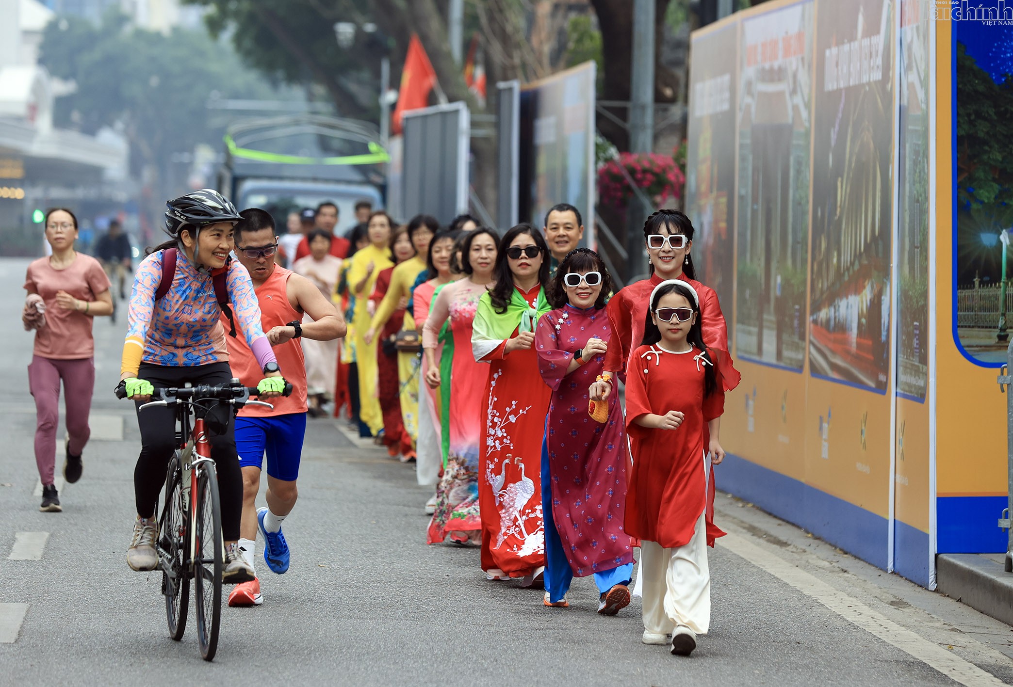 Người Hà Nội thảnh thơi sáng mùng 1 Tết