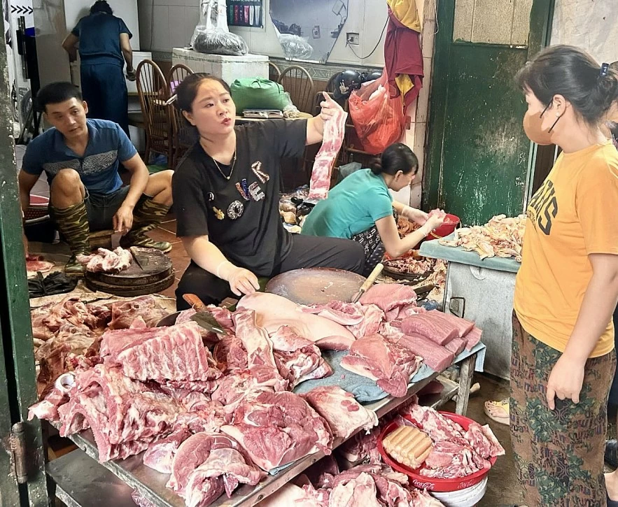 Từ Mùng 2 Tết 2026, thị trường sôi động trở lại, giá cả ổn định