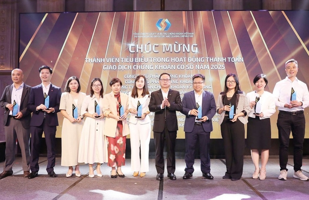 Sẵn sàng “đón gió dông” cùng thị trường chứng khoán