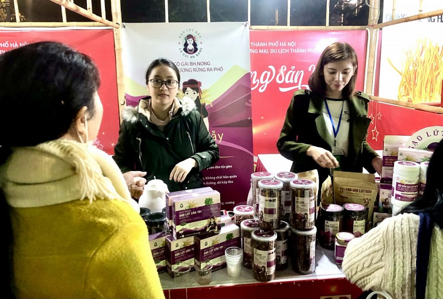 Sức mua thực phẩm và hàng du xuân tăng rõ