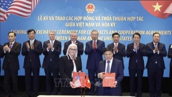 Tổng Bí thư Tô Lâm chứng kiến lễ ký và trao các thỏa thuận hợp tác giữa Việt Nam và Hoa Kỳ
