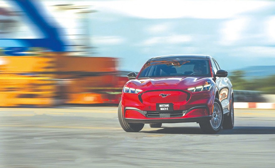 Ford Việt Nam đạt kỷ lục doanh số năm 2025, vinh dự nhận bằng khen của Thủ tướng