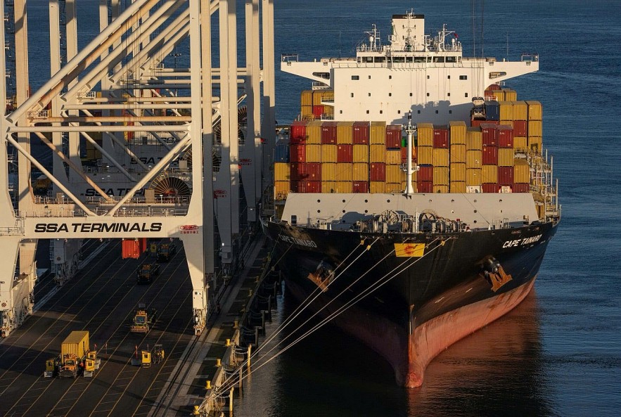 Toà án bác bỏ thuế quan của Tổng thống Trump khiến 133 tỷ USD rơi vào tình trạng bấp bênh Nhu cầu đòi hoàn thuế tăng cao sau khi Toà án phán quyết thuế quan của Tổng thống Trump là bất hợp pháp