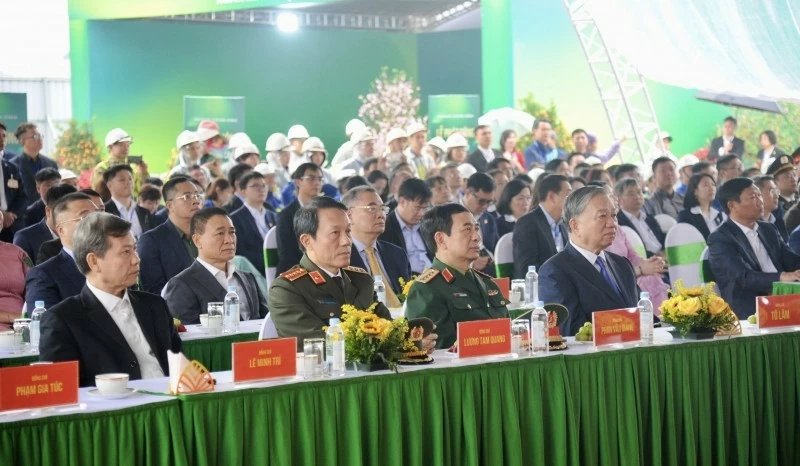 Tổng Bí thư Tô Lâm dự Lễ phát động “Tết trồng cây - Đời đời nhớ ơn Bác Hồ” Tổng Bí thư Tô Lâm dự Lễ phát động “Tết trồng cây - Đời đời nhớ ơn Bác Hồ”