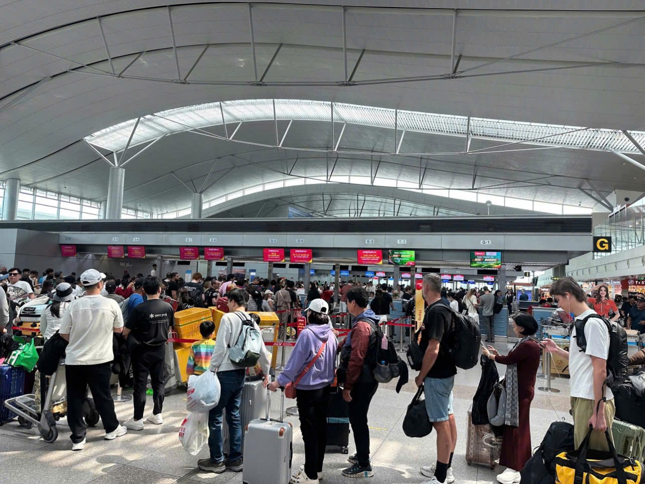 Sân bay Tân Sơn Nhất dự kiến khai thác 1.047 chuyến bay trong ngày 25/2