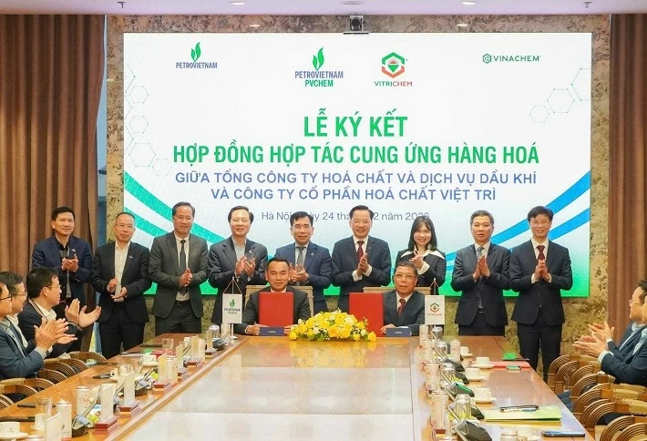 Vitrichem - PVChem cung ứng hóa chất cơ bản cho dự án Nhà máy Lọc hóa dầu Nghi Sơn Vitrichem - PVChem cung ứng hóa chất cơ bản cho dự án Nhà máy Lọc hóa dầu Nghi Sơn