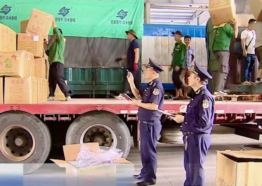 undefined Xuất nhập khẩu biên giới phía Bắc sôi động trở lại, tín hiệu tăng trưởng tích cực đầu năm