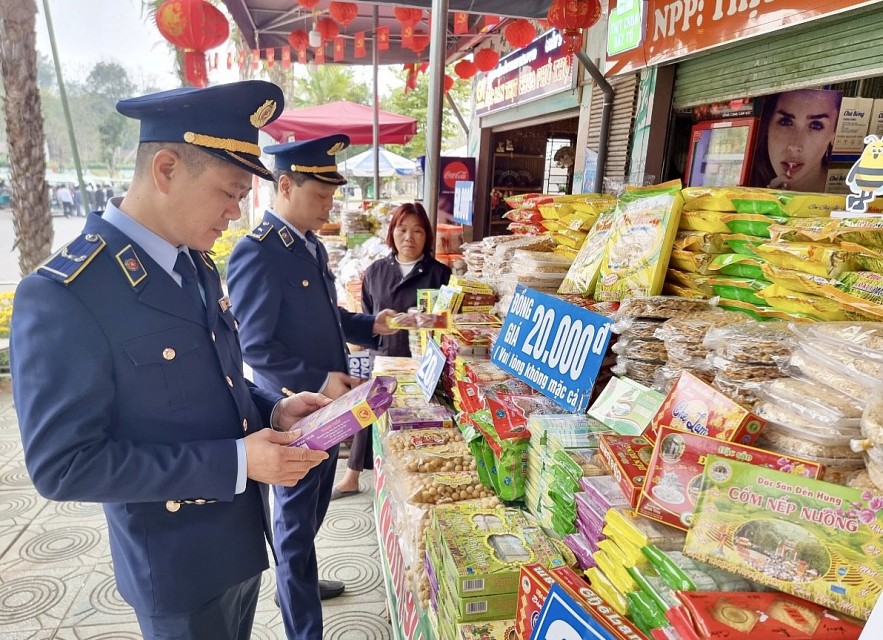 undefined Mùa lễ hội 2026: Siết kiểm tra thị trường, ngăn “chặt chém”, gian lận thương mại, hàng giả