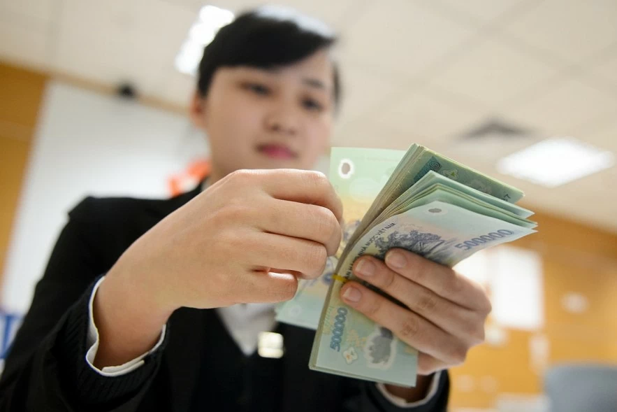Bức tranh lương thưởng ngành ngân hàng năm 2025 Bức tranh lương thưởng ngành ngân hàng năm 2025